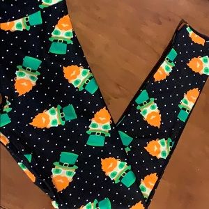 OS LuLaRoe St Patrick’s Day leggings. 2019